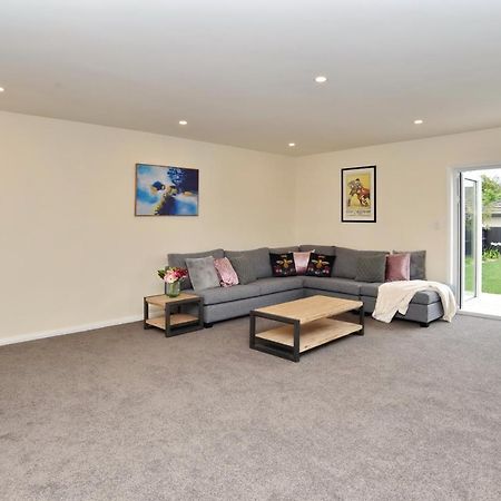 Weston Villa - Spacious & Family Friendly - Bookahome Christchurch Buitenkant foto