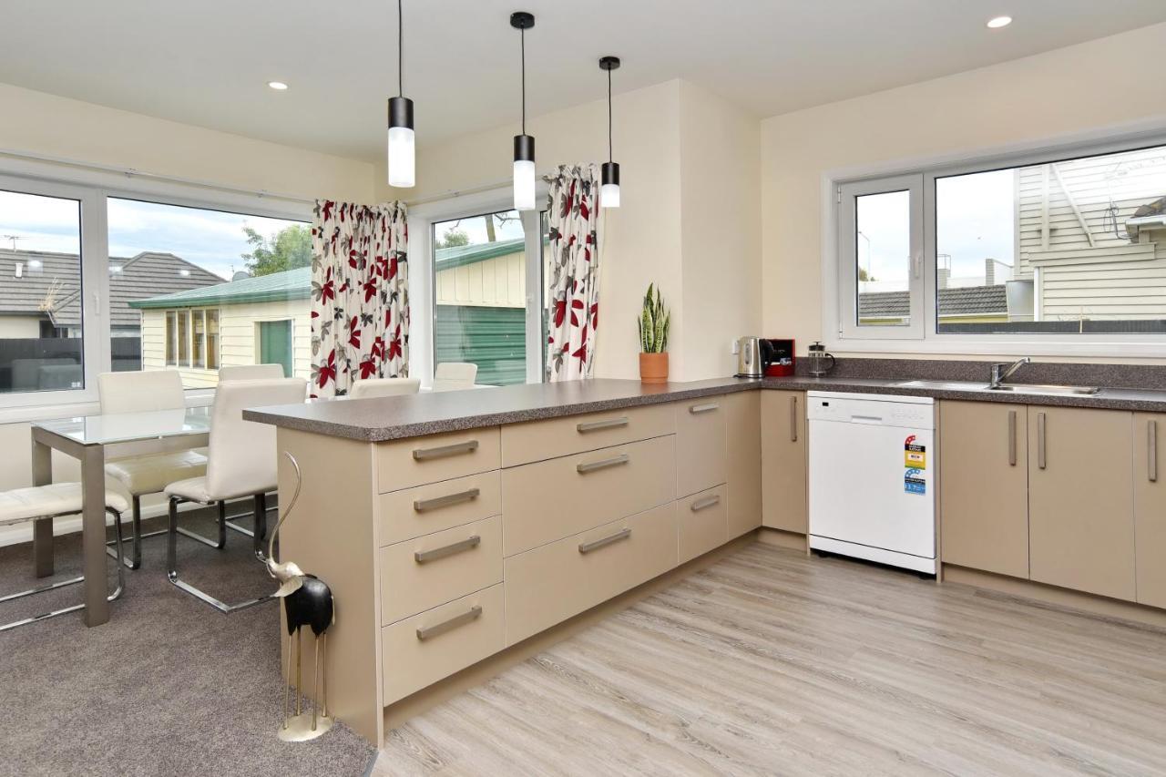 Weston Villa - Spacious & Family Friendly - Bookahome Christchurch Buitenkant foto